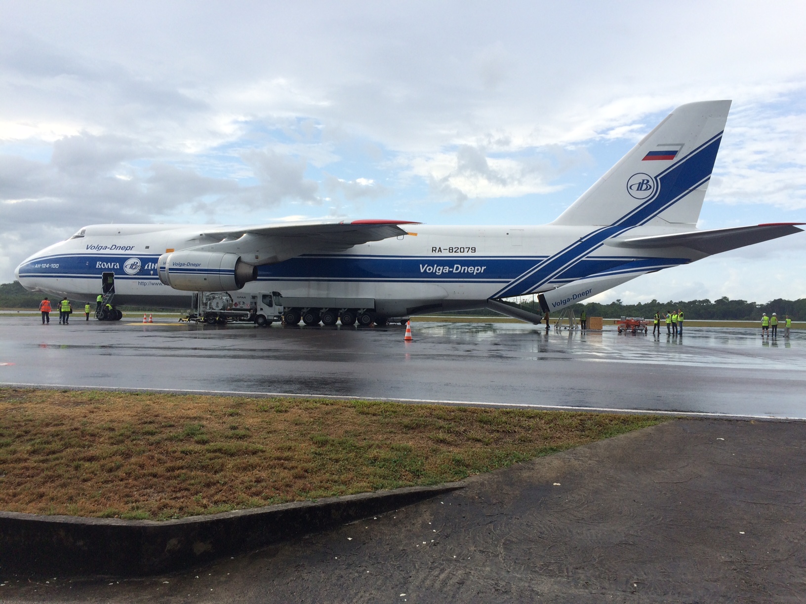 LISA_Pathfinder_Antonov_at_Cayenne_Airport.jpg